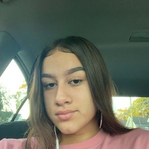 Meet your Posher, Daniella